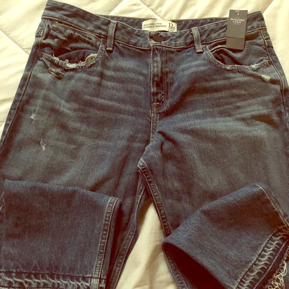 Abercrombie & Fitch Denim - Abercrombie 🥰HP🏅 NWT Jeans super modern